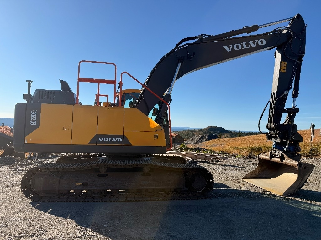 Volvo EC220EL - Escavadora de rastos: foto 1 Volvo EC220EL - Escavadora de rastos: foto 1