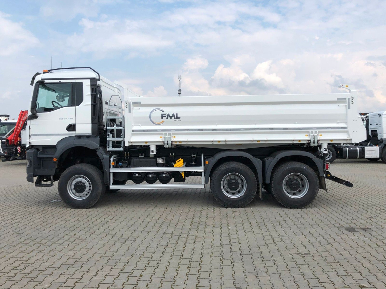 MAN TGS 33.480 6X6 FML Dreiseitenkipper - Caminhão basculante: foto 4 MAN TGS 33.480 6X6 FML Dreiseitenkipper - Caminhão basculante: foto 4