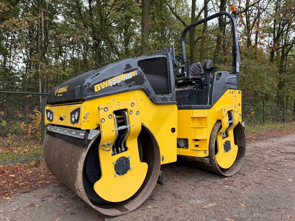 Bomag BW138AD-5 - Compactador de asfalto: foto 1 Bomag BW138AD-5 - Compactador de asfalto: foto 1