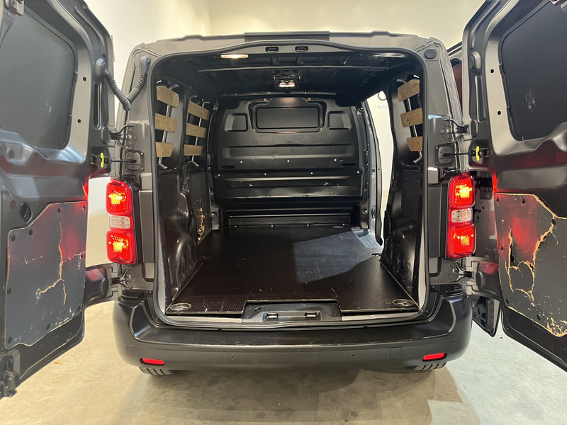 Citroën Jumpy 2.0 BlueHDI L2 120 PK / Euro 6 / Airco / Cruise Control / CarPlay / PDC / Navigatie / 3-Zits - Furgão compacto: foto 5 Citroën Jumpy 2.0 BlueHDI L2 120 PK / Euro 6 / Airco / Cruise Control / CarPlay / PDC / Navigatie / 3-Zits - Furgão compacto: foto 5