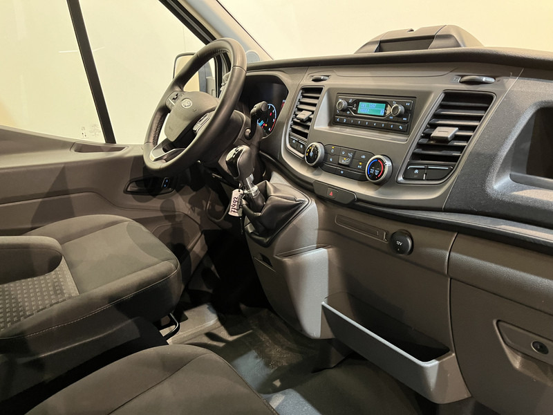 Ford Transit 2.0 TDCI L4 Trend RWD 130 PK Bakwagen / Sörensen Laadklep / Meubelbak / Euro 6 / Airco / Cruise Control / 3-Zits / 30.200 KM !! - Carrinha de contentor: foto 3 Ford Transit 2.0 TDCI L4 Trend RWD 130 PK Bakwagen / Sörensen Laadklep / Meubelbak / Euro 6 / Airco / Cruise Control / 3-Zits / 30.200 KM !! - Carrinha de contentor: foto 3