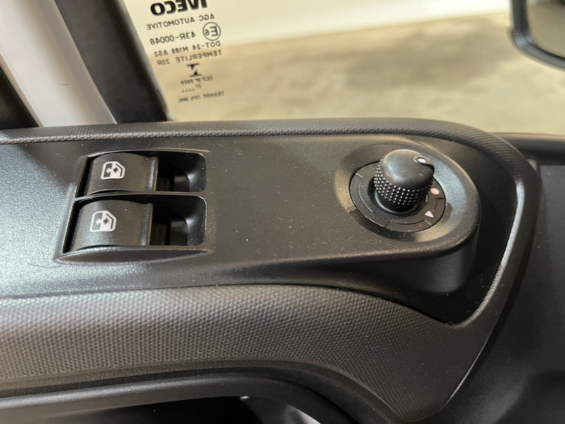 Carrinha de contentor Iveco Daily 35S18 3.0 BE Clixtar Automaat Bakwagen met Laadklep / Laadvermogen 3.060 KG / Euro 6 / Luchtvering / Airco / Camera / CarPlay / Cruise Control /: foto 17