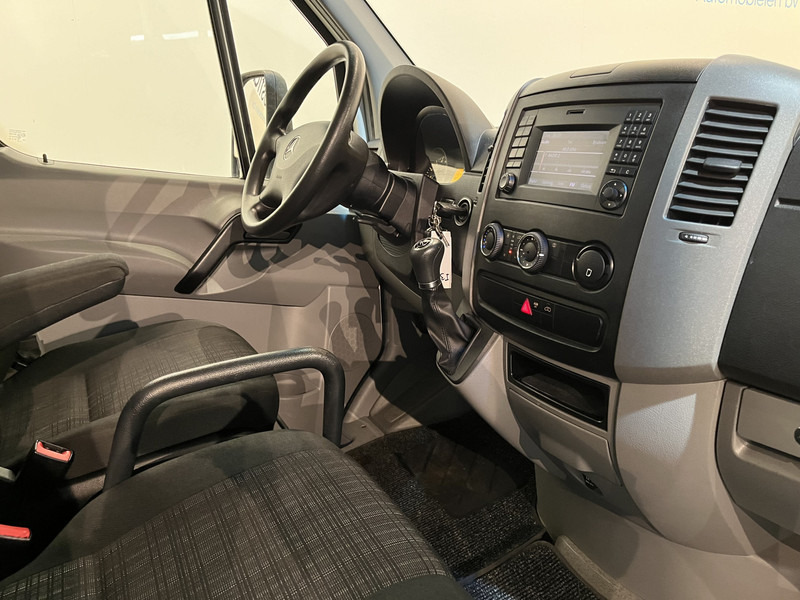 Mercedes-Benz Sprinter 314 CDI RWD Automaat Bakwagen / Meubelbak / Euro 6 / Airco / Cruise Control / Camera / 3-Zits / BPM VRIJ !! - Carrinha de contentor: foto 3 Mercedes-Benz Sprinter 314 CDI RWD Automaat Bakwagen / Meubelbak / Euro 6 / Airco / Cruise Control / Camera / 3-Zits / BPM VRIJ !! - Carrinha de contentor: foto 3