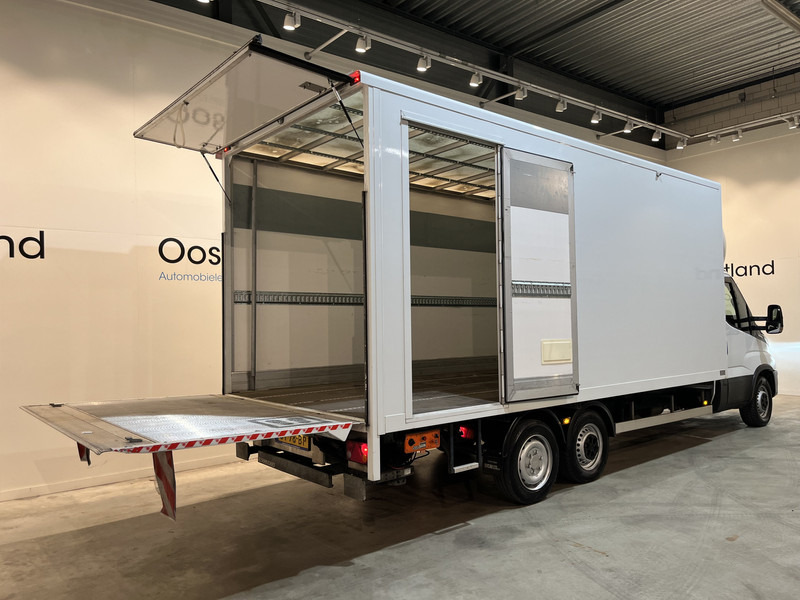 Iveco Daily 35S18 3.0 BE Clixtar Automaat Bakwagen met Laadklep / Laadvermogen 3.060 KG / Euro 6 / Luchtvering / Airco / Camera / CarPlay / Cruise Control / - Tractor: foto 2 Iveco Daily 35S18 3.0 BE Clixtar Automaat Bakwagen met Laadklep / Laadvermogen 3.060 KG / Euro 6 / Luchtvering / Airco / Camera / CarPlay / Cruise Control / - Tractor: foto 2