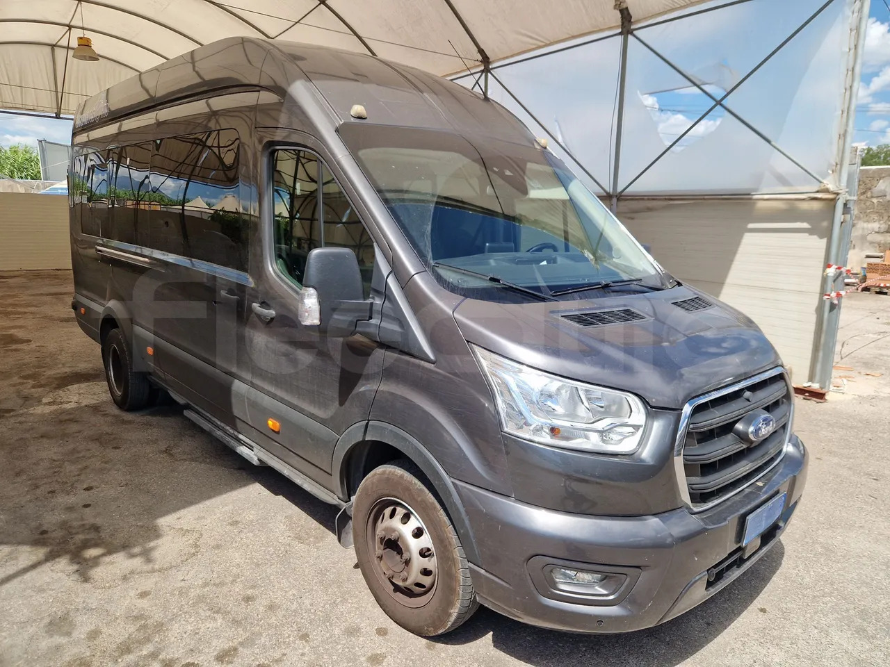 Ford Transit - Micro-ônibus, Furgão de passageiros: foto 1 Ford Transit - Micro-ônibus, Furgão de passageiros: foto 1