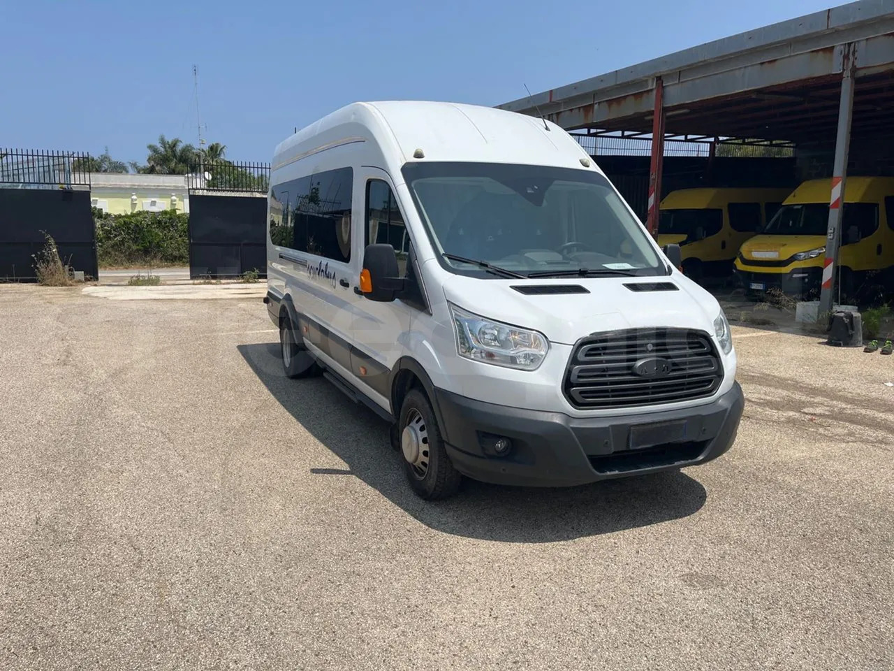Ford Transit - Micro-ônibus, Furgão de passageiros: foto 1 Ford Transit - Micro-ônibus, Furgão de passageiros: foto 1