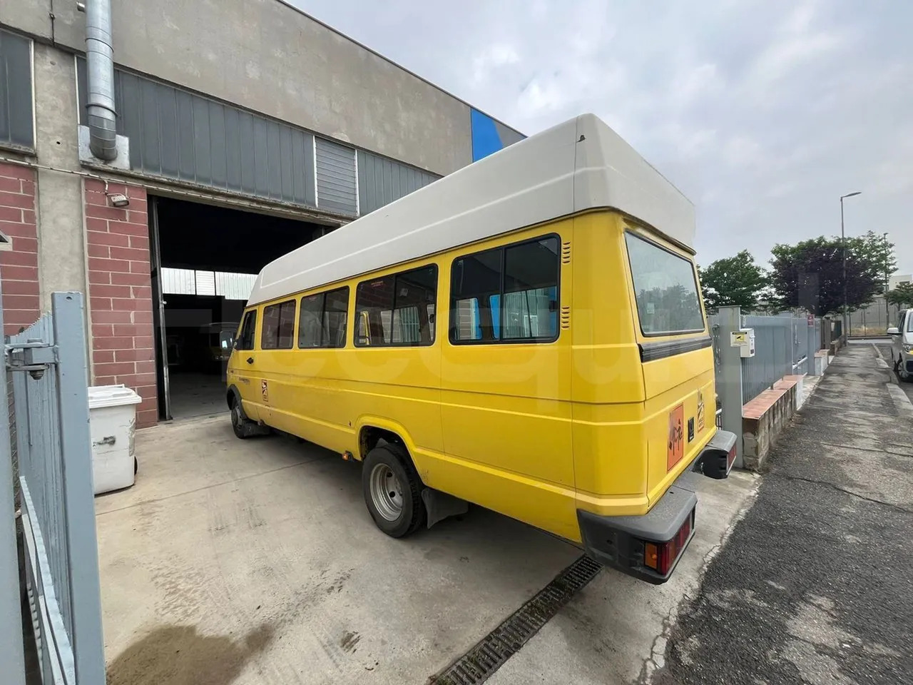 Iveco A45E10 - Autocarro escolar: foto 5 Iveco A45E10 - Autocarro escolar: foto 5