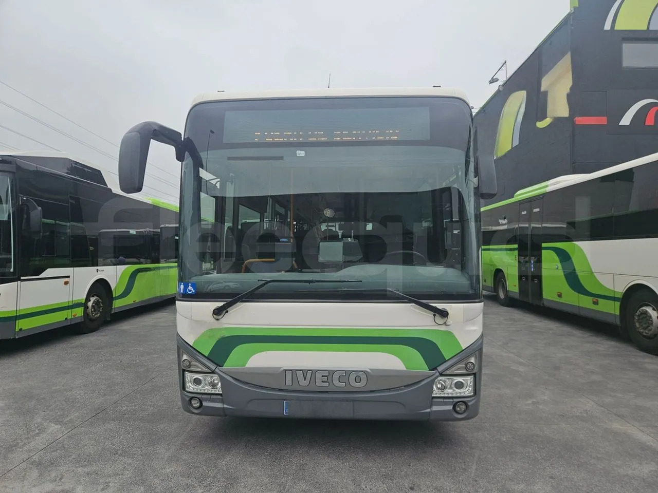 Iveco Crossway Low Entry - Ônibus urbano: foto 2 Iveco Crossway Low Entry - Ônibus urbano: foto 2