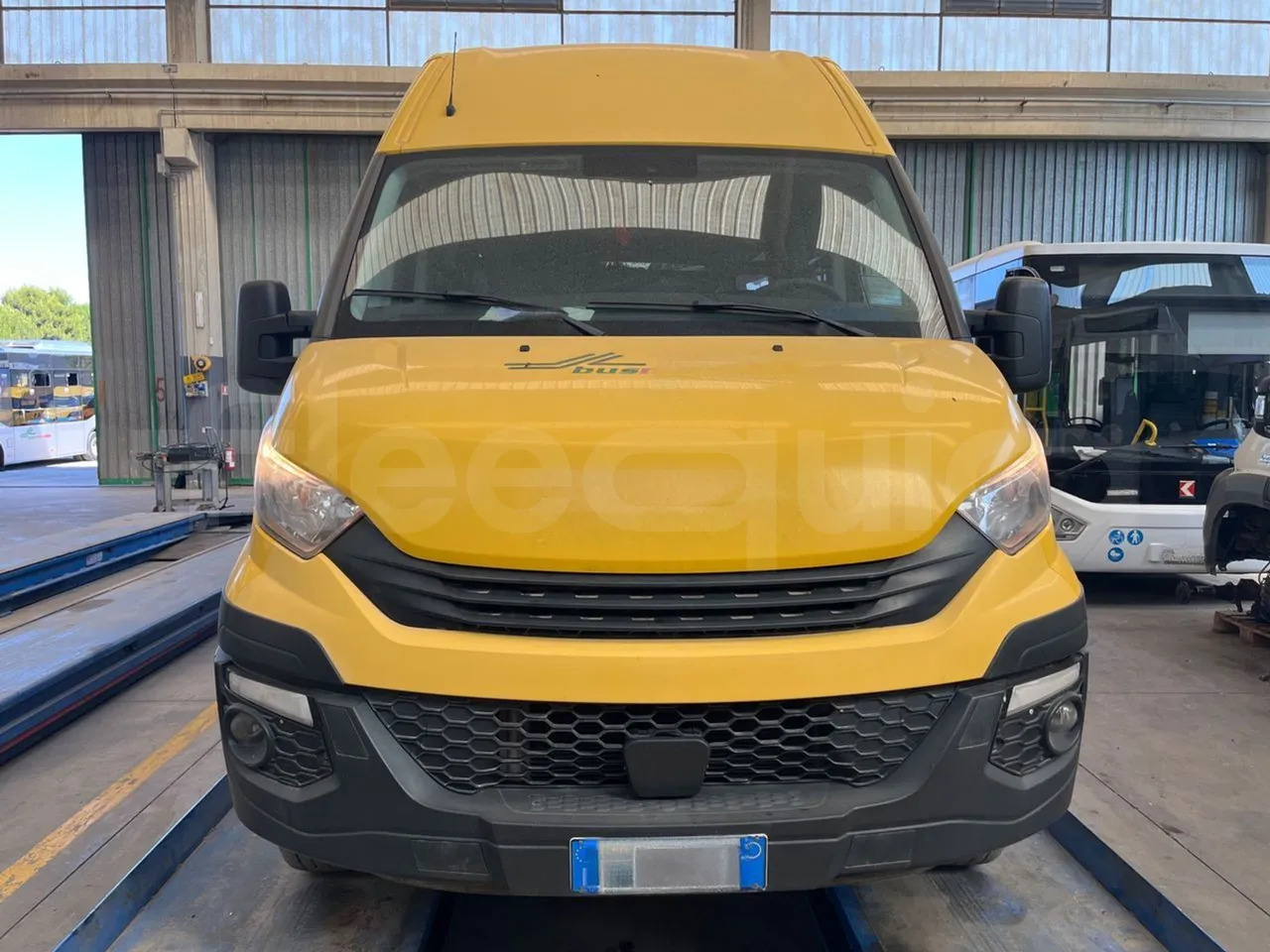 Iveco Daily - Autocarro escolar: foto 2 Iveco Daily - Autocarro escolar: foto 2