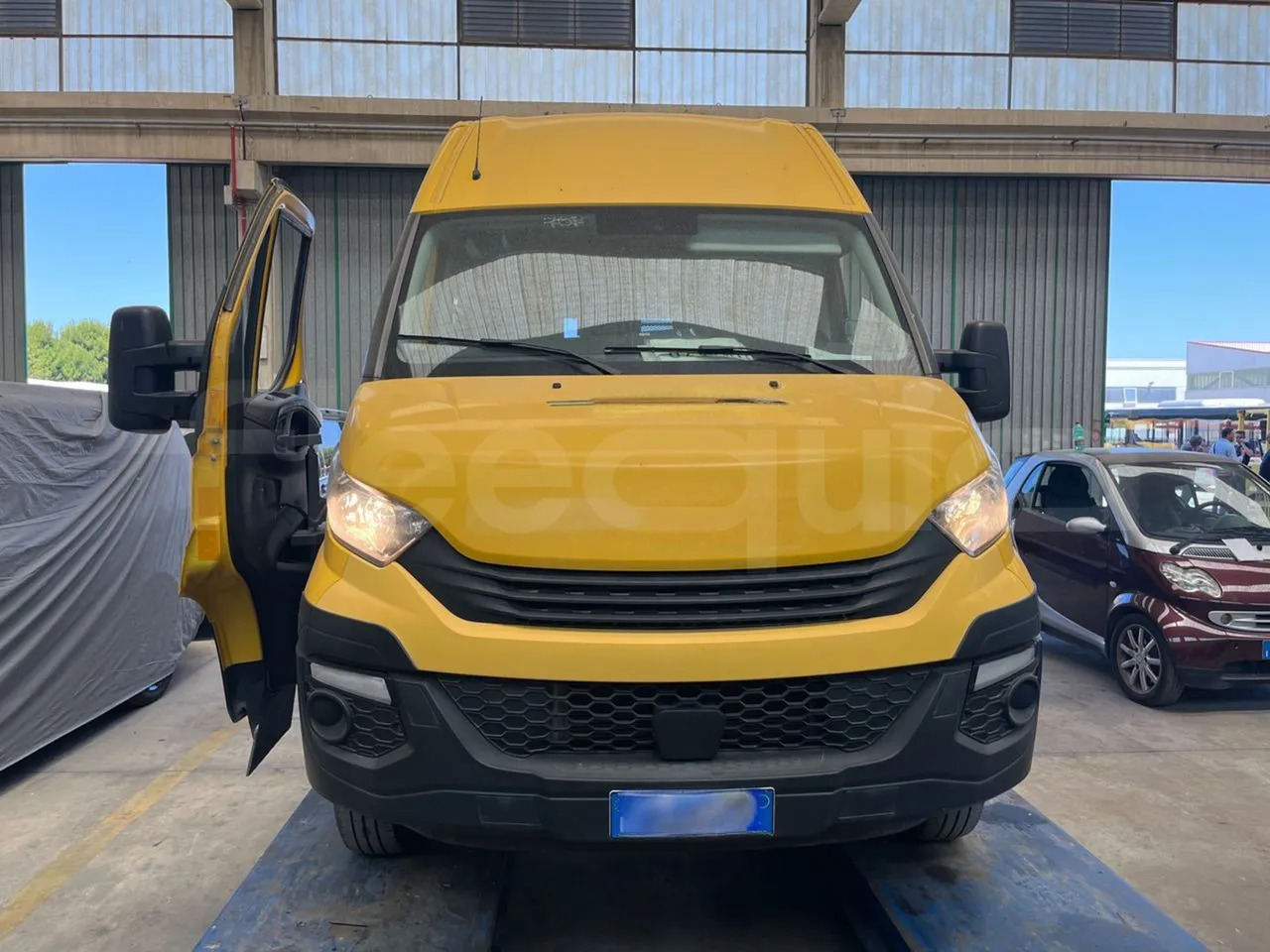 Iveco Daily - Autocarro escolar: foto 2 Iveco Daily - Autocarro escolar: foto 2