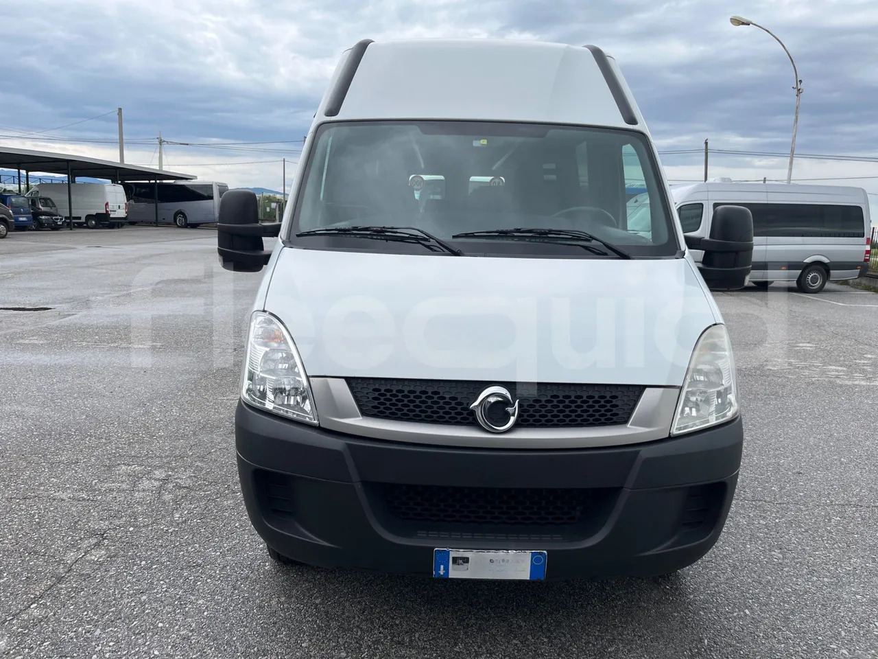 Iveco Daily - Micro-ônibus, Furgão de passageiros: foto 2 Iveco Daily - Micro-ônibus, Furgão de passageiros: foto 2