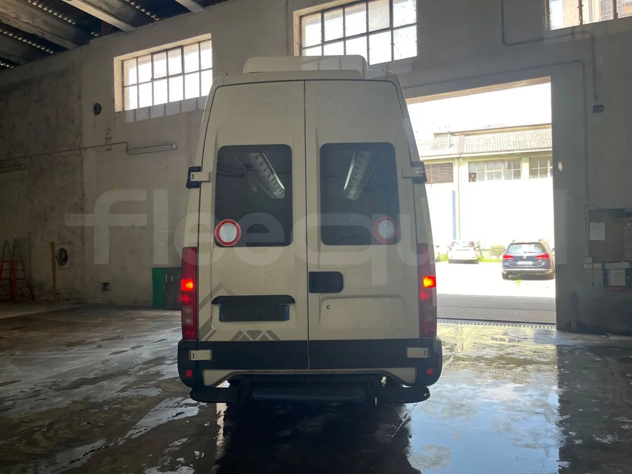 Iveco Daily - Micro-ônibus, Furgão de passageiros: foto 5 Iveco Daily - Micro-ônibus, Furgão de passageiros: foto 5