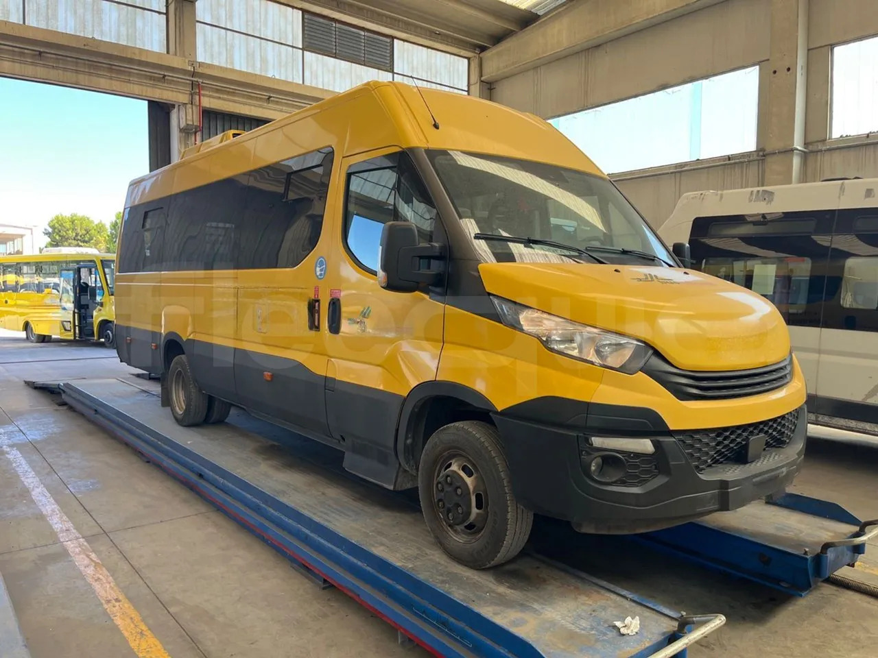 Iveco Daily - Autocarro escolar: foto 1 Iveco Daily - Autocarro escolar: foto 1