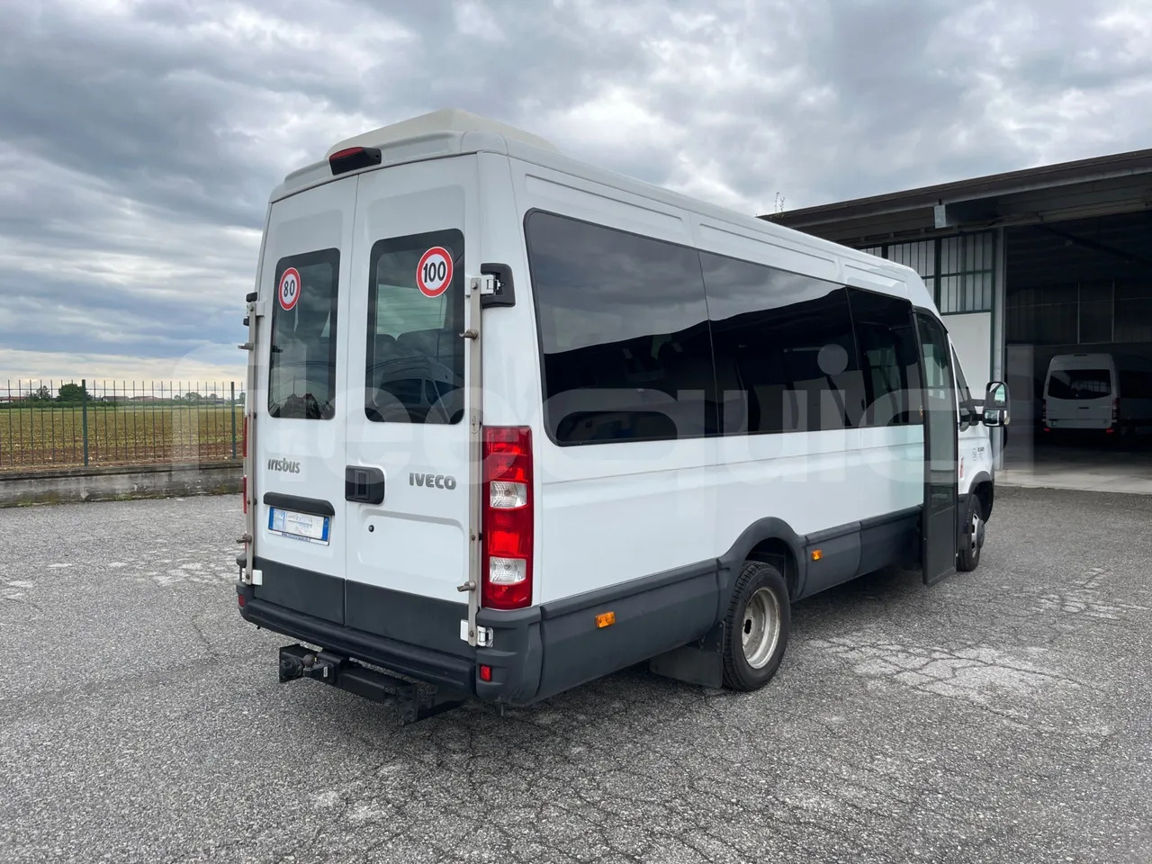 Micro-ônibus, Furgão de passageiros Iveco Daily: foto 8