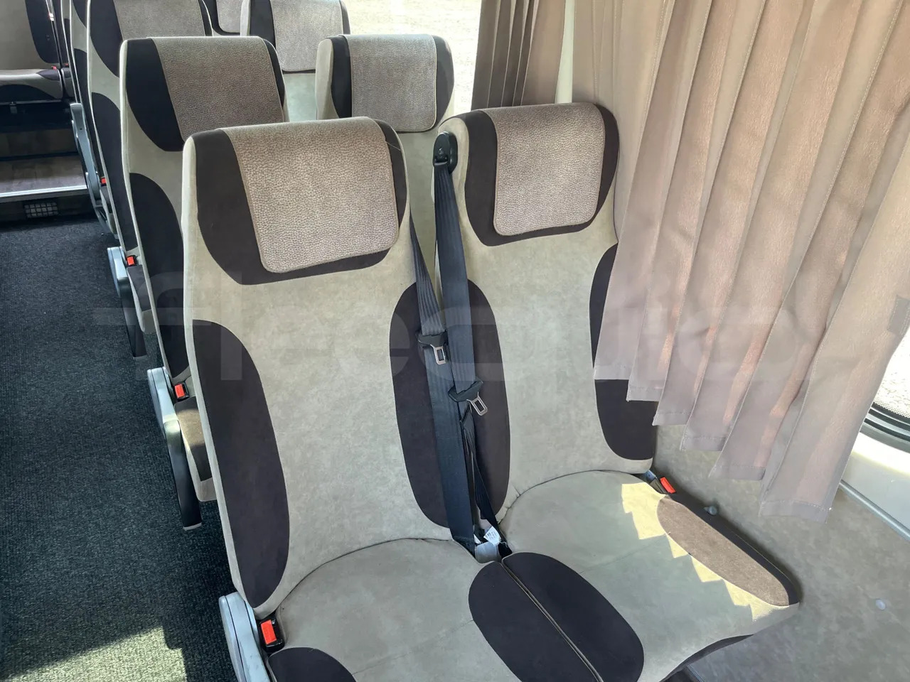Micro-ônibus, Furgão de passageiros Iveco Daily: foto 18