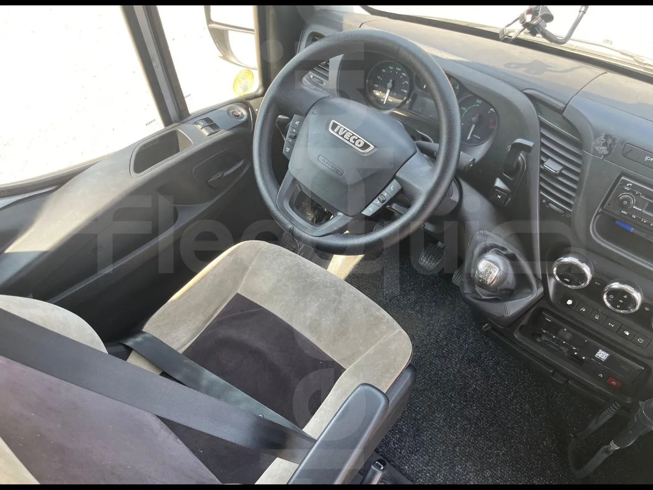 Micro-ônibus, Furgão de passageiros Iveco Daily: foto 17