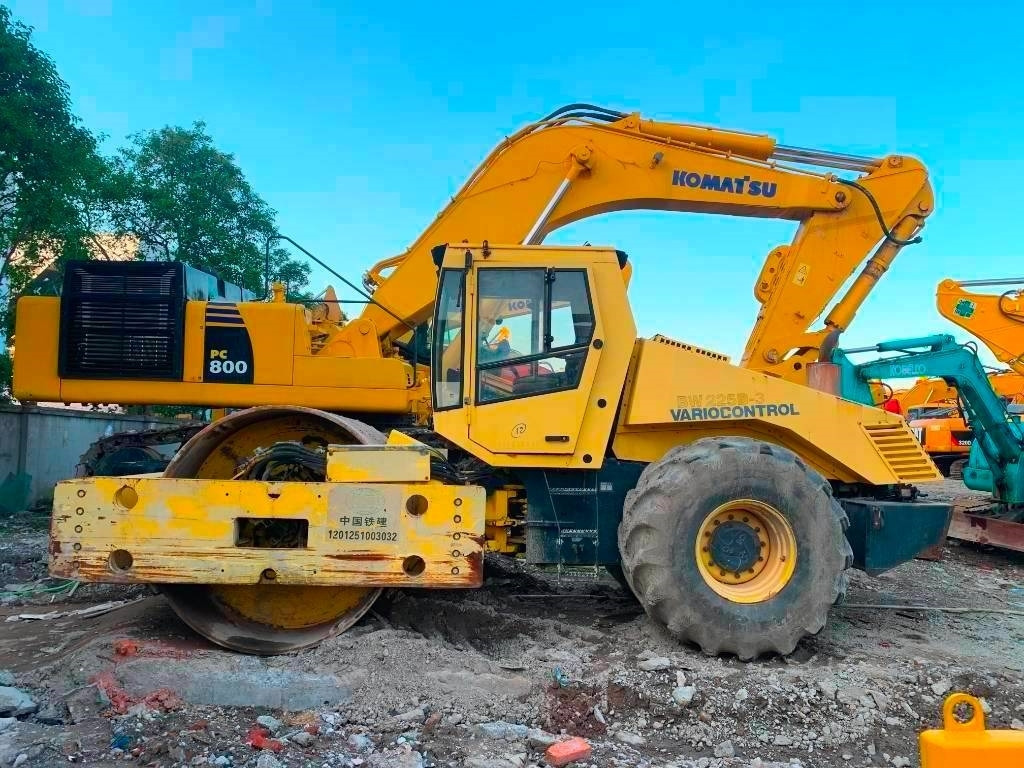 Bomag BW 225 D-3  - Compactador de asfalto: foto 2 Bomag BW 225 D-3  - Compactador de asfalto: foto 2