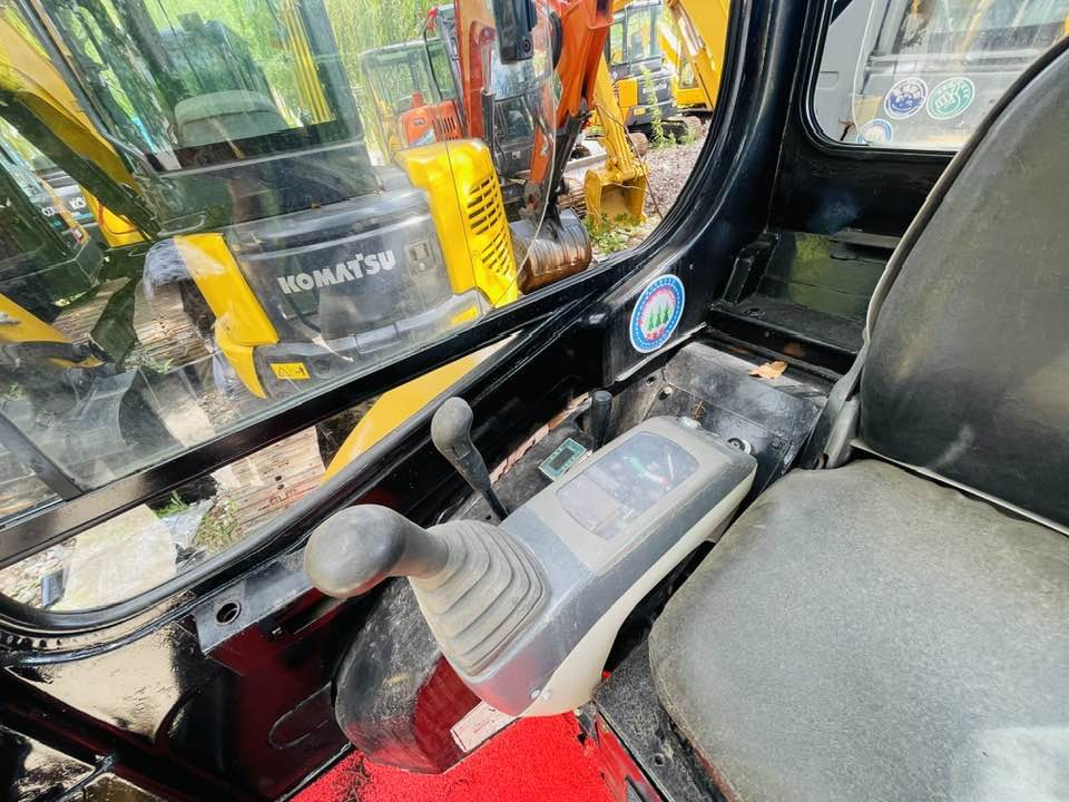 CAT 303C CR - Mini escavadeira: foto 2 CAT 303C CR - Mini escavadeira: foto 2