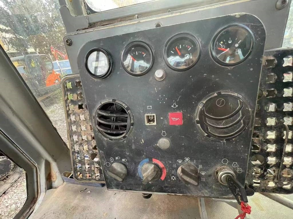 CAT D 6 G - Buldôzer: foto 3 CAT D 6 G - Buldôzer: foto 3
