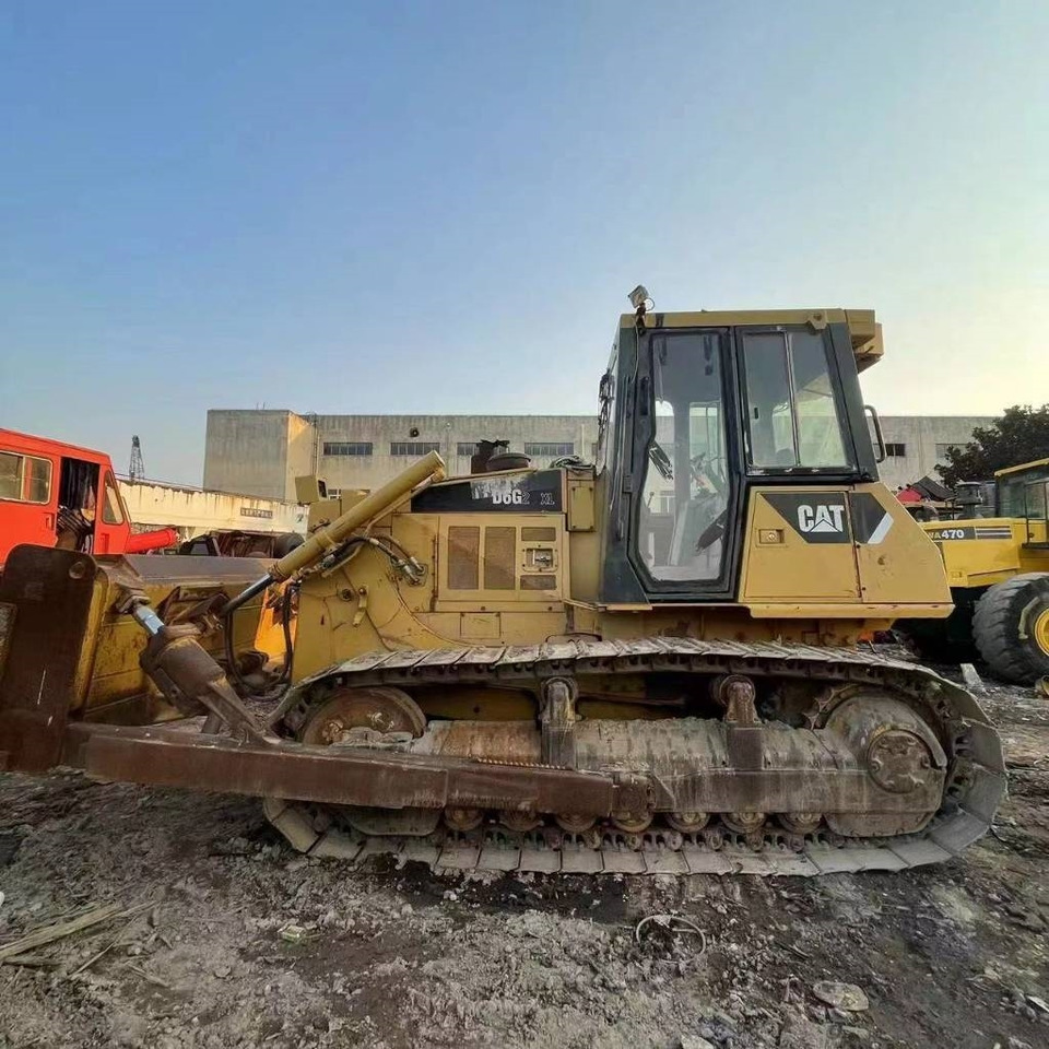 CAT D 6 G - Buldôzer: foto 1 CAT D 6 G - Buldôzer: foto 1
