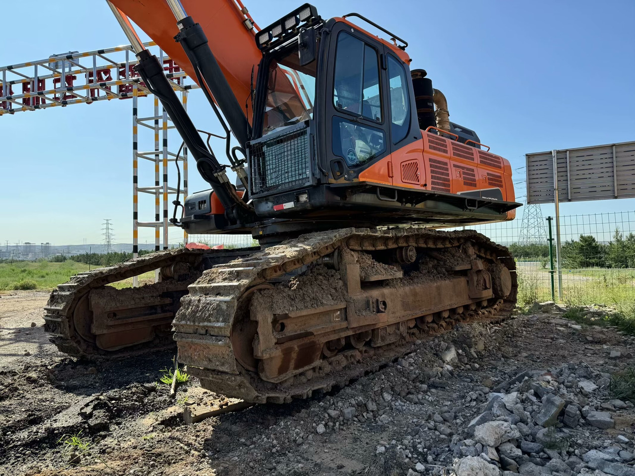 DOOSAN DX520LC-9C - Escavadora de rastos: foto 1 DOOSAN DX520LC-9C - Escavadora de rastos: foto 1