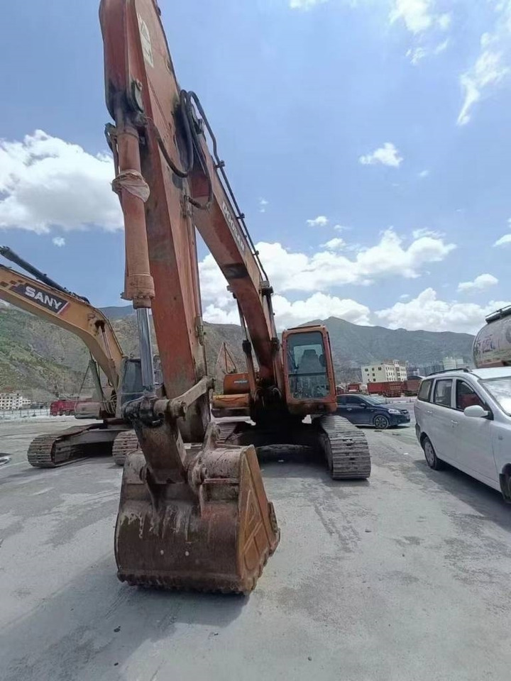 Doosan DH225LC-9 - Escavadora de rastos: foto 1 Doosan DH225LC-9 - Escavadora de rastos: foto 1
