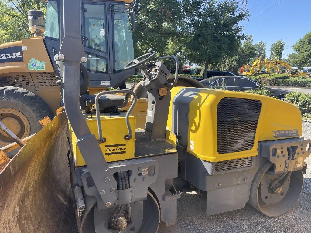 Dynapac CC 1250 - Compactador de asfalto: foto 1 Dynapac CC 1250 - Compactador de asfalto: foto 1