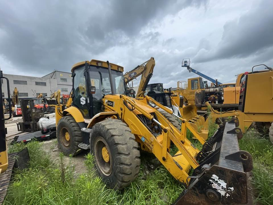 JCB 4CX Backhoe Loader - Retroescavadeira: foto 1 JCB 4CX Backhoe Loader - Retroescavadeira: foto 1