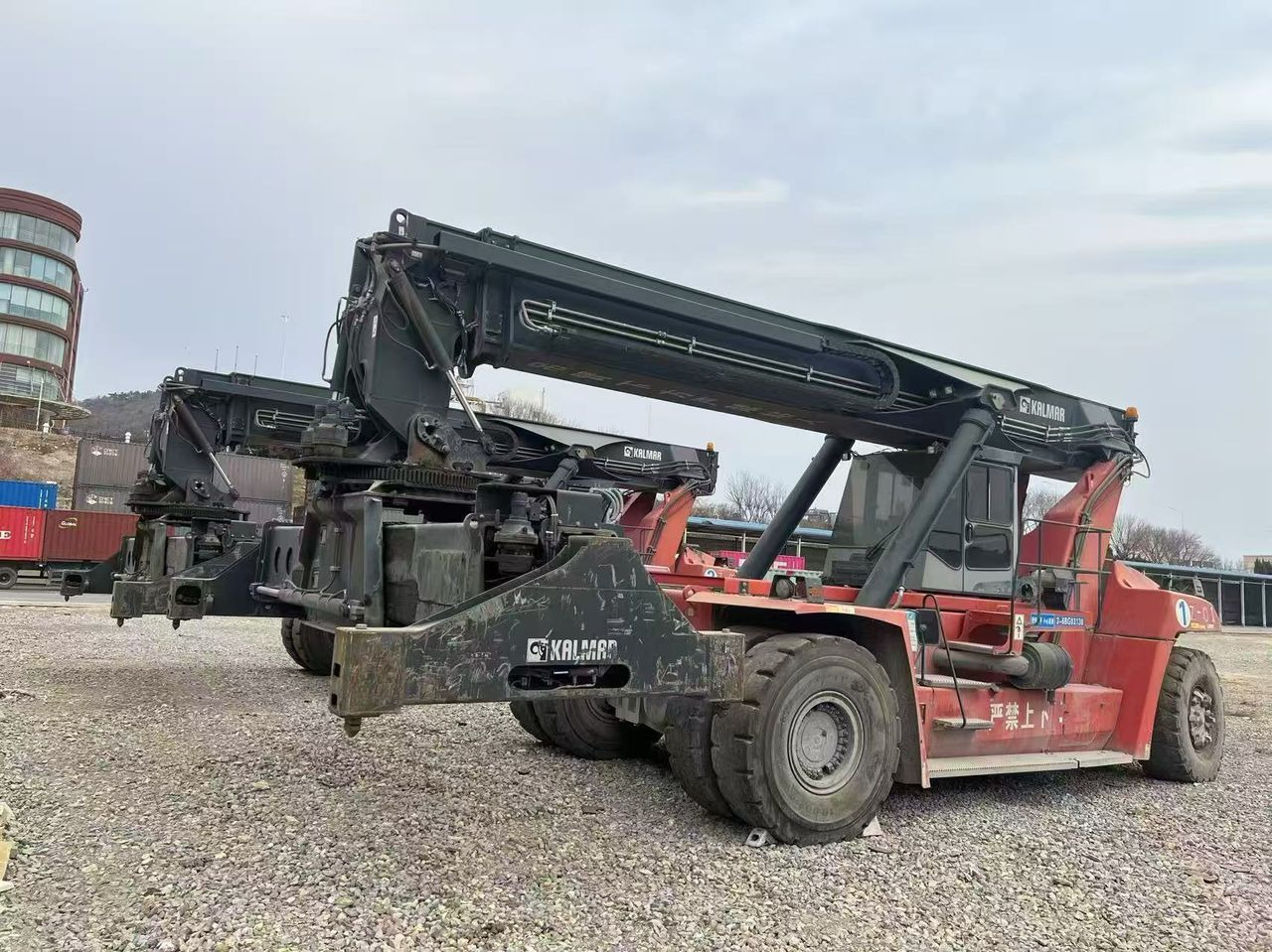 KALMAR DRT450 - Reachstacker porta contentores: foto 4 KALMAR DRT450 - Reachstacker porta contentores: foto 4