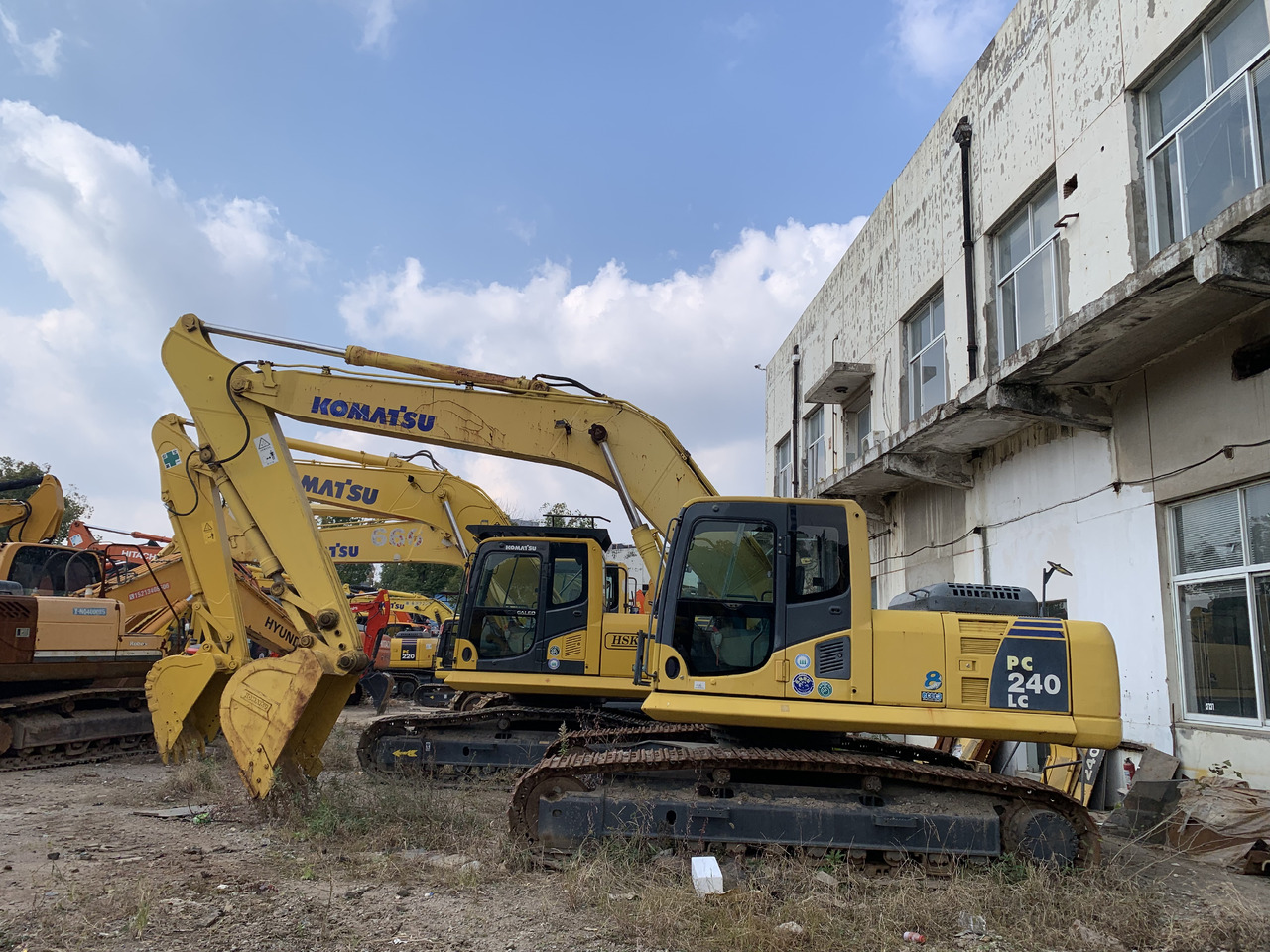 KOMATSU PC240 - Escavadora de rastos: foto 1 KOMATSU PC240 - Escavadora de rastos: foto 1