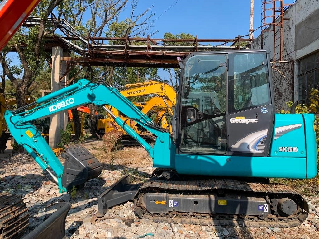 Kobelco SK 60 - Escavadora de rastos: foto 2 Kobelco SK 60 - Escavadora de rastos: foto 2