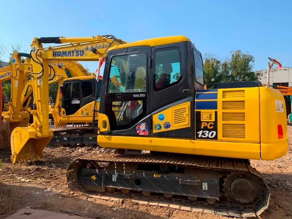 Escavadora de rastos Komatsu PC 130: foto 1
