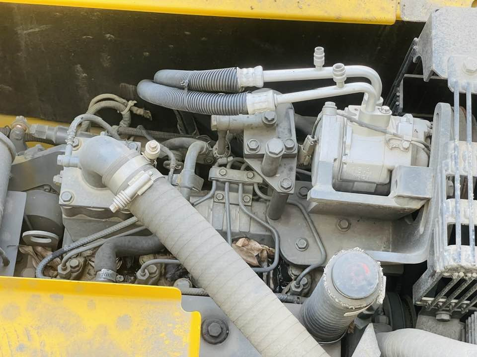 Mini escavadeira Komatsu PC130-8: foto 22