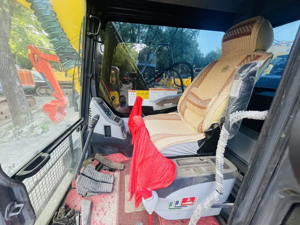 Mini escavadeira Komatsu PC130-8: foto 18