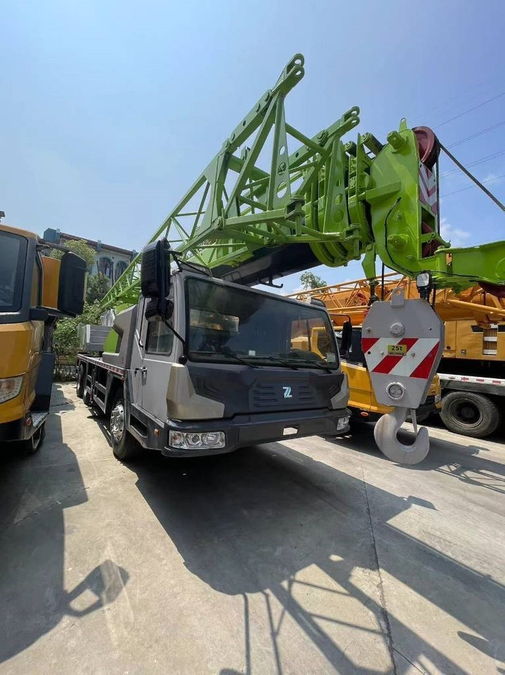 Zoomlion ZTC251V - Guindaste móvel: foto 2 Zoomlion ZTC251V - Guindaste móvel: foto 2