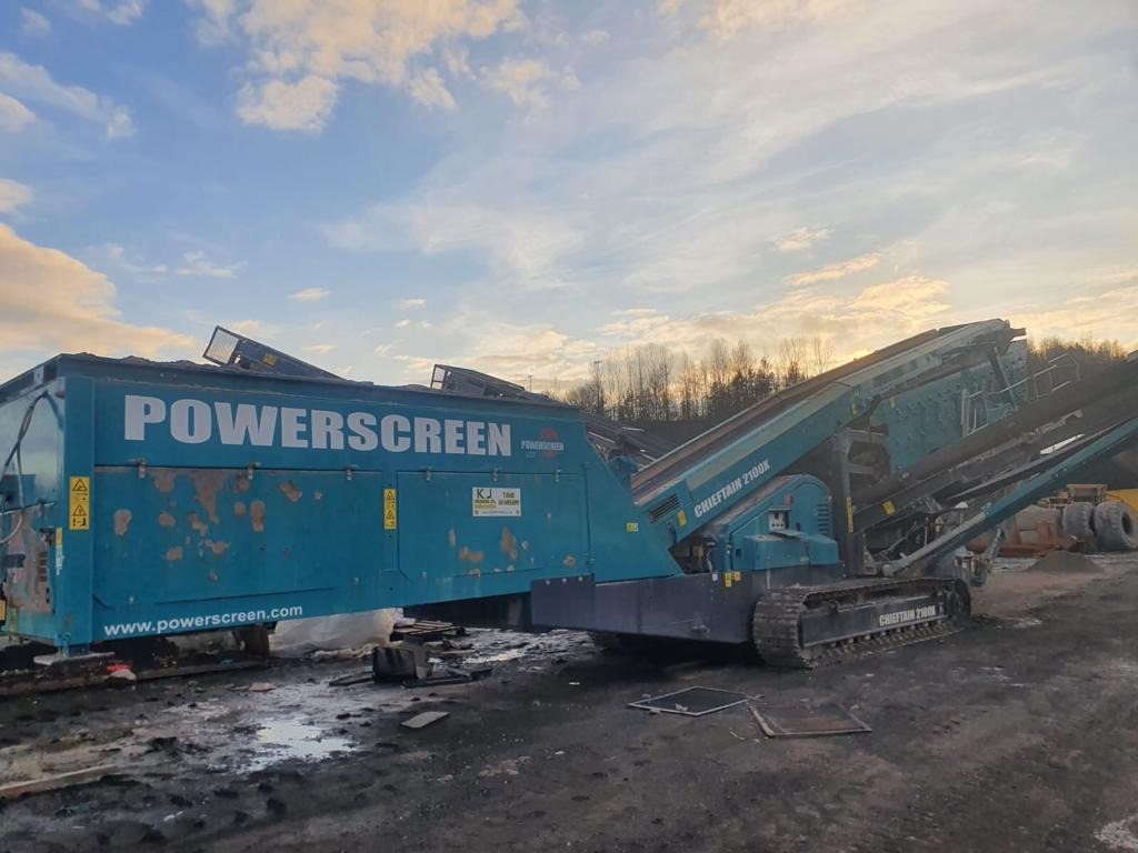Powerscreen Chieftain 2100x 3D - Peneira vibratória: foto 1 Powerscreen Chieftain 2100x 3D - Peneira vibratória: foto 1