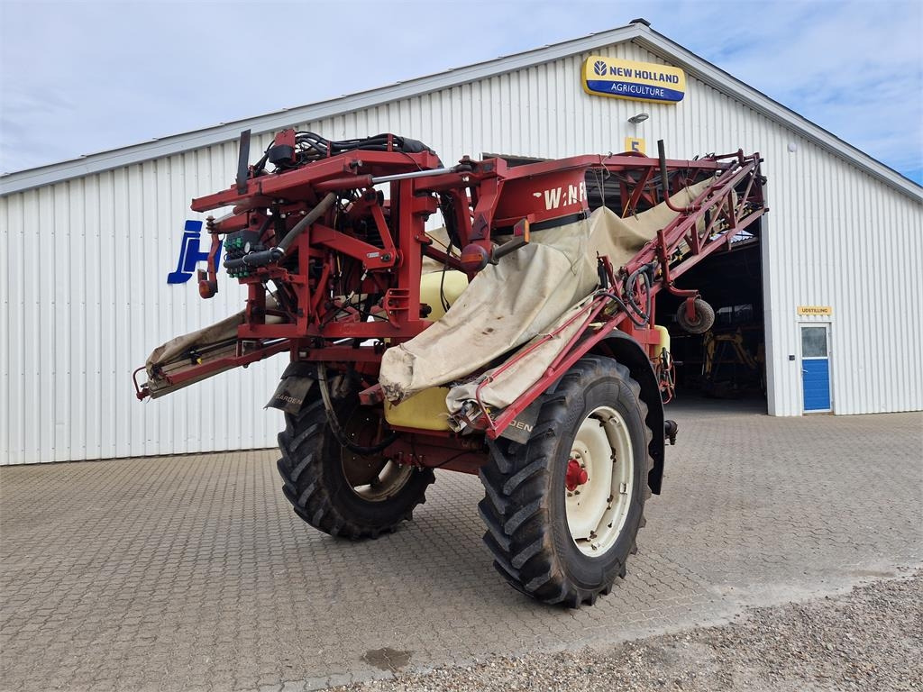 Hardi COMMANDER 2800 TWIN - Pulverizador de arrastar: foto 3 Hardi COMMANDER 2800 TWIN - Pulverizador de arrastar: foto 3