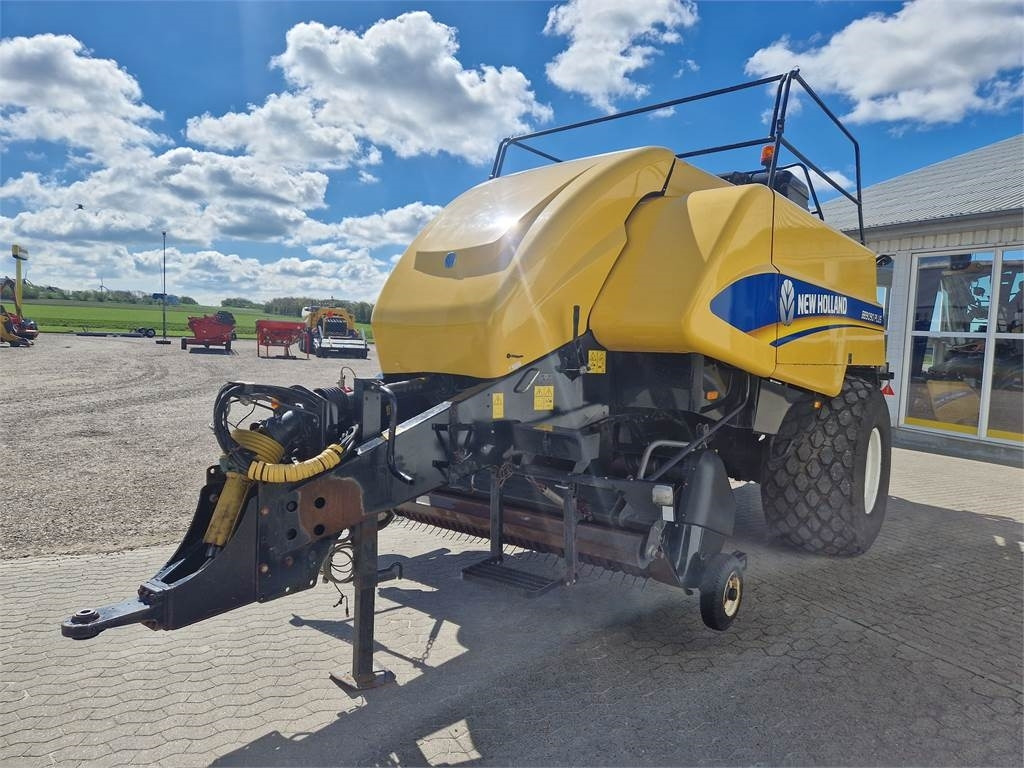 New Holland BB9090 + POMI VOGN - Enfardadeira de fardos quadrados: foto 2 New Holland BB9090 + POMI VOGN - Enfardadeira de fardos quadrados: foto 2