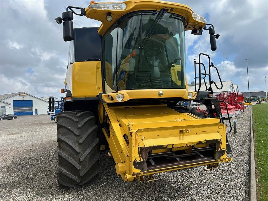 New Holland CX860 SLH - Ceifeira debulhadora: foto 2 New Holland CX860 SLH - Ceifeira debulhadora: foto 2