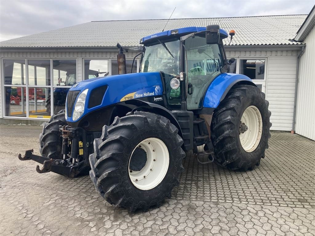 New Holland T7050 - Trator: foto 3 New Holland T7050 - Trator: foto 3