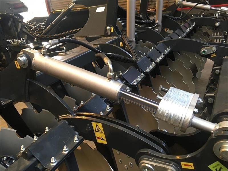 Locação de Agro - TOM 4 m. bugseret med slæbeplanke Agro - TOM 4 m. bugseret med slæbeplanke: foto 6 Locação de Agro - TOM 4 m. bugseret med slæbeplanke Agro - TOM 4 m. bugseret med slæbeplanke: foto 6