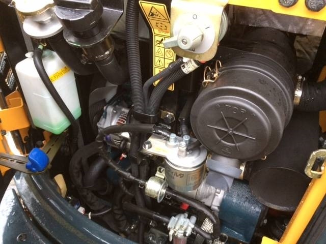 Hyundai R25 AK  - Mini escavadeira: foto 4 Hyundai R25 AK  - Mini escavadeira: foto 4