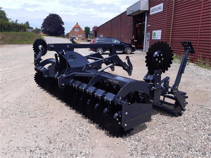 Inter-Tech Diskharve 4 meter J-Maskiner 4 meter med hydraulis - Grades de discos: foto 1 Inter-Tech Diskharve 4 meter J-Maskiner 4 meter med hydraulis - Grades de discos: foto 1