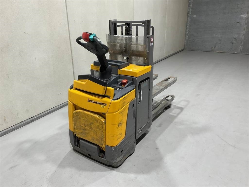 Jungheinrich ERD 220 - Stacker: foto 2 Jungheinrich ERD 220 - Stacker: foto 2