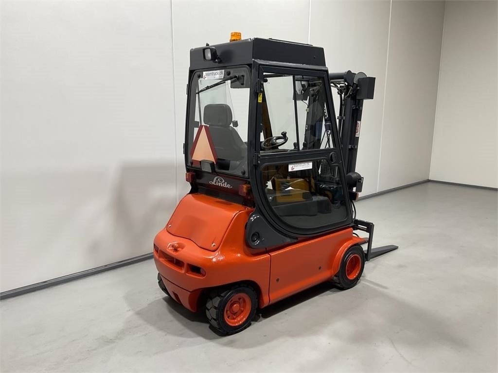 Linde E20P-02 - Empilhadeira elétrica: foto 2 Linde E20P-02 - Empilhadeira elétrica: foto 2