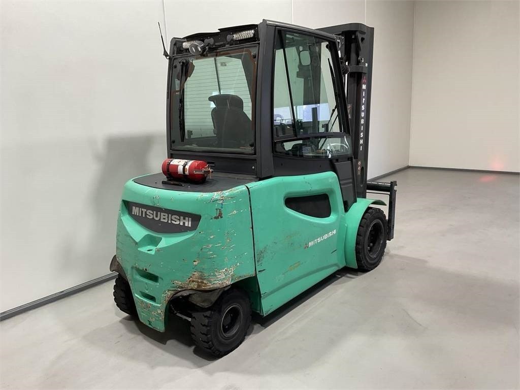 Mitsubishi FB50-2 - Empilhadeira elétrica: foto 2 Mitsubishi FB50-2 - Empilhadeira elétrica: foto 2