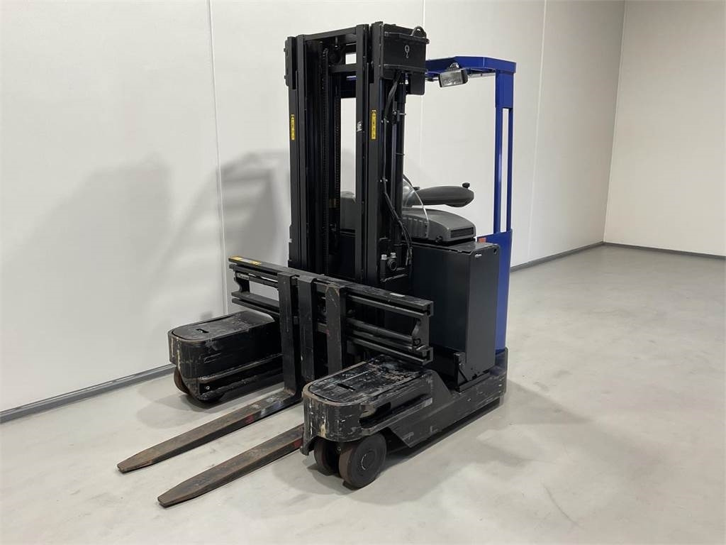 Rocla TEM25 TREV 4800 - Empilhador de 4 vias: foto 4 Rocla TEM25 TREV 4800 - Empilhador de 4 vias: foto 4