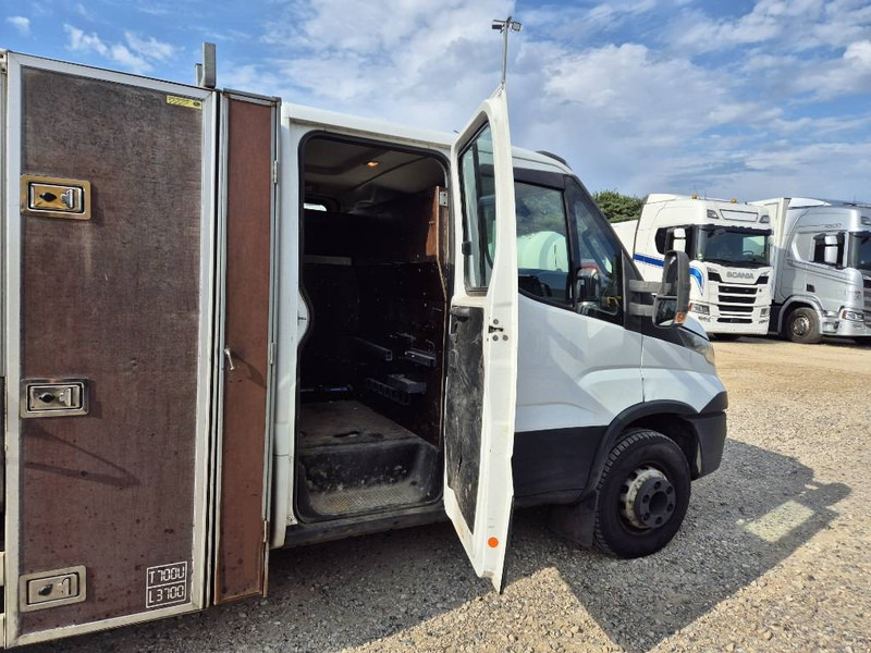 Iveco 70c17 // med lad og presenning - Camião de caixa aberta/ Plataforma: foto 5 Iveco 70c17 // med lad og presenning - Camião de caixa aberta/ Plataforma: foto 5