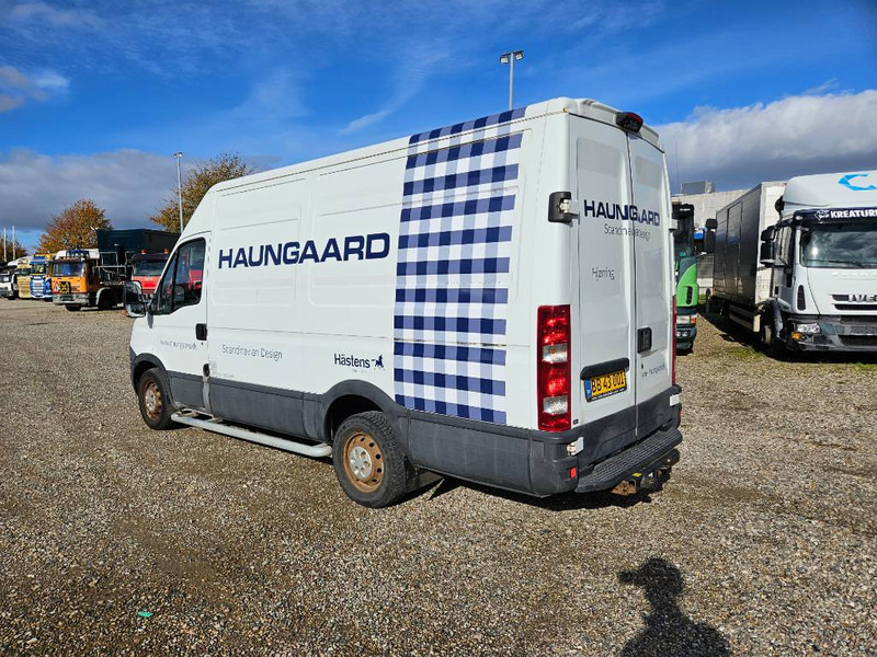 Iveco Daily 2,3 35S15 13,2m³ Van 5d - Furgão: foto 3 Iveco Daily 2,3 35S15 13,2m³ Van 5d - Furgão: foto 3