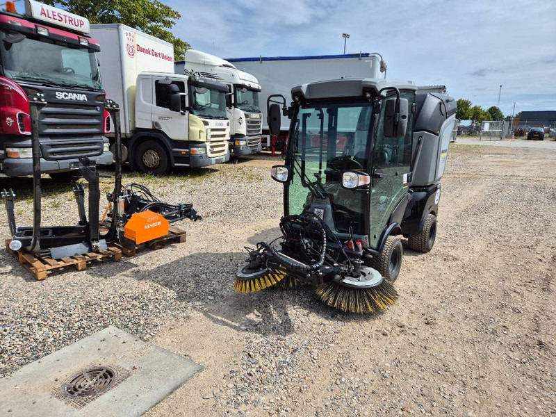 Kärcher MIC 26 // Feje-sug // Kantklipper - Reboque agrícola: foto 1 Kärcher MIC 26 // Feje-sug // Kantklipper - Reboque agrícola: foto 1